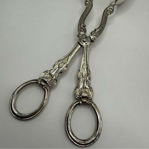Sheffield EPNS Salad Serving Tongs Silver Plated England Ornate Pattern - Picture 2 of 7